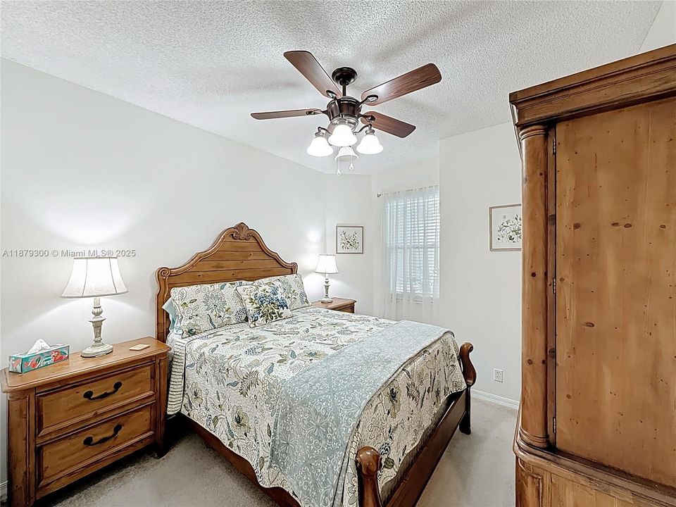 最近售出: $750,000 (4 贝兹, 2 浴室, 2274 平方英尺)