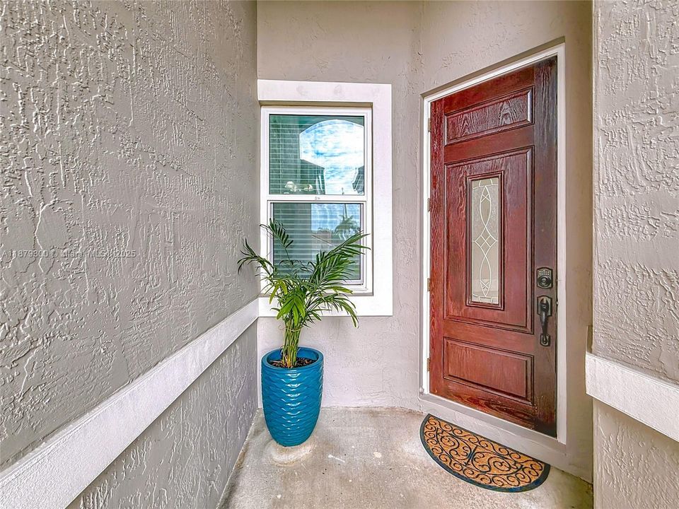 最近售出: $750,000 (4 贝兹, 2 浴室, 2274 平方英尺)