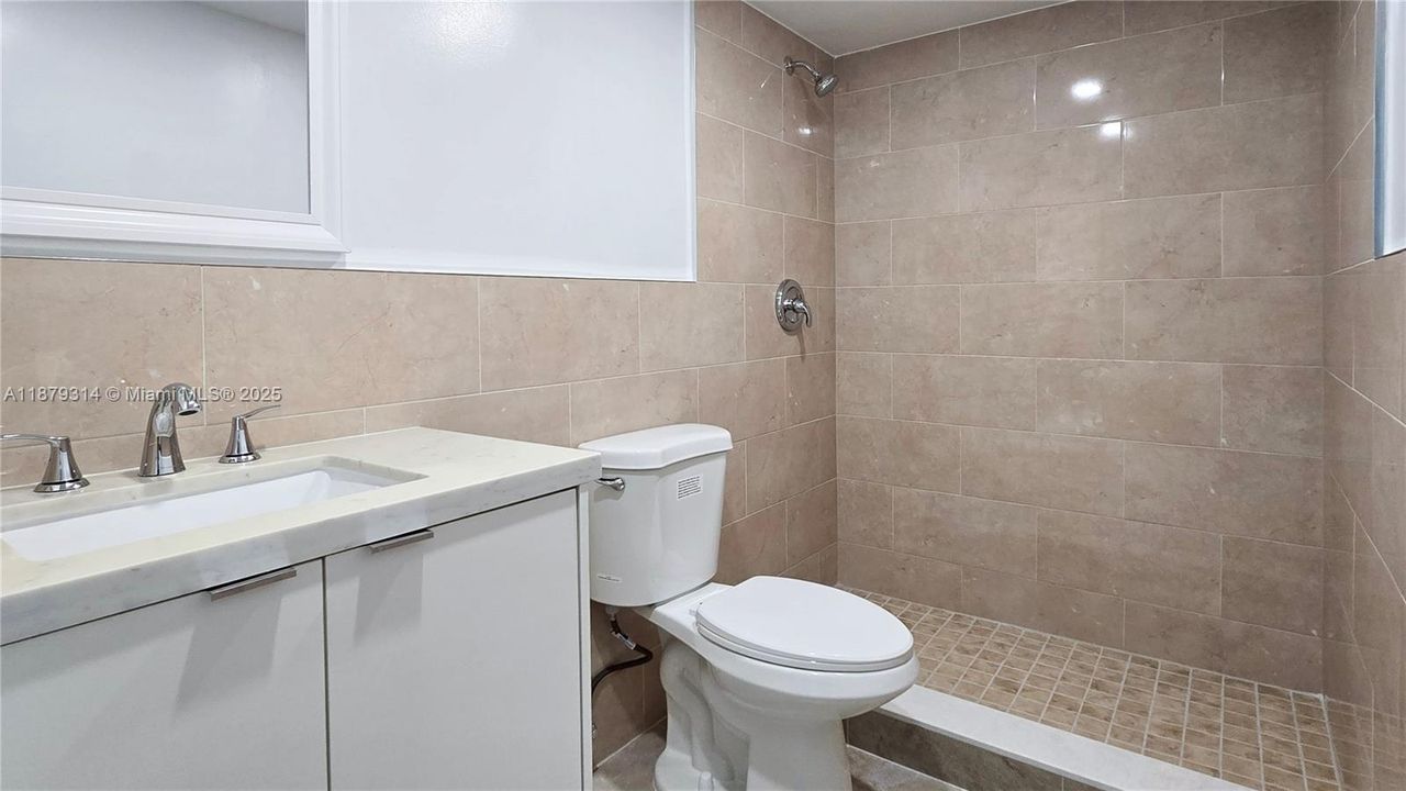 Недавно арендовано: $2,100 (2 спален, 2 ванн, 1004 Квадратных фут)