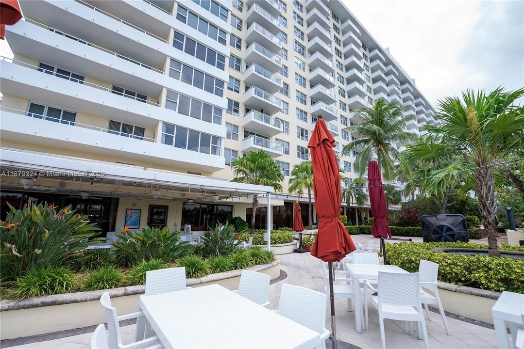 Recently Sold: $540,000 (2 beds, 2 baths, 1190 Square Feet)