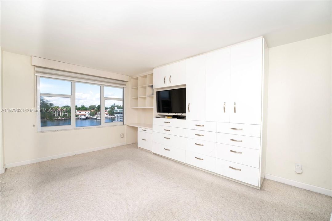 Recently Sold: $540,000 (2 beds, 2 baths, 1190 Square Feet)