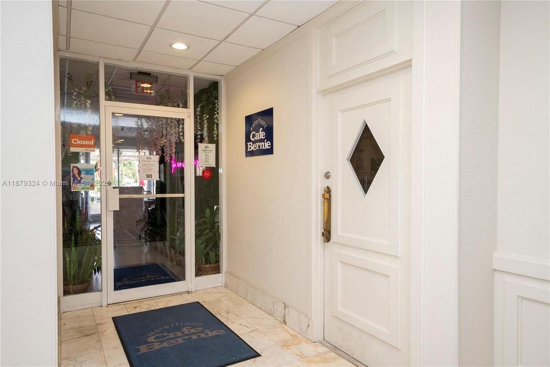 Recently Sold: $540,000 (2 beds, 2 baths, 1190 Square Feet)