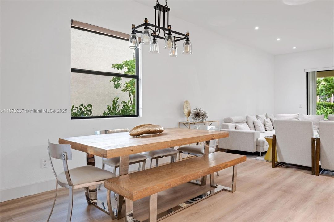 For Sale: $715,000 (5 beds, 3 baths, 2966 Square Feet)