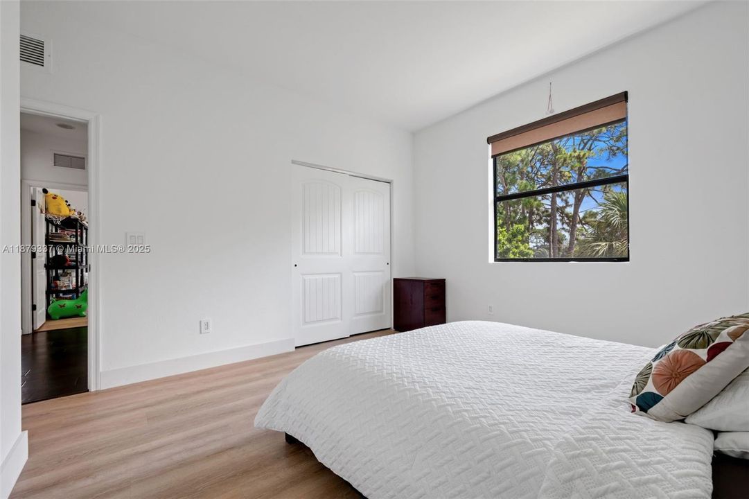 For Sale: $715,000 (5 beds, 3 baths, 2966 Square Feet)