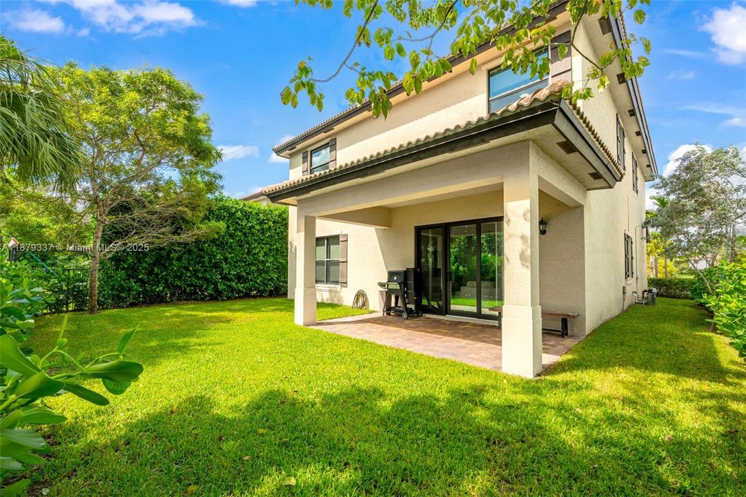 For Sale: $715,000 (5 beds, 3 baths, 2966 Square Feet)