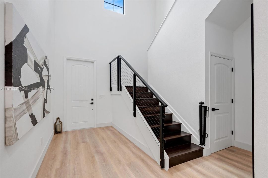 For Sale: $715,000 (5 beds, 3 baths, 2966 Square Feet)