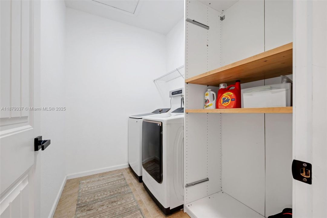 For Sale: $715,000 (5 beds, 3 baths, 2966 Square Feet)