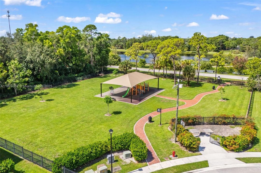 For Sale: $715,000 (5 beds, 3 baths, 2966 Square Feet)