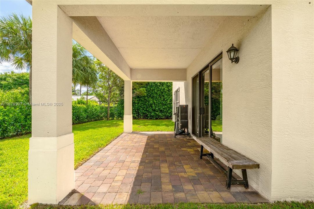 For Sale: $715,000 (5 beds, 3 baths, 2966 Square Feet)