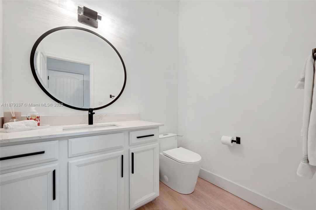 For Sale: $715,000 (5 beds, 3 baths, 2966 Square Feet)