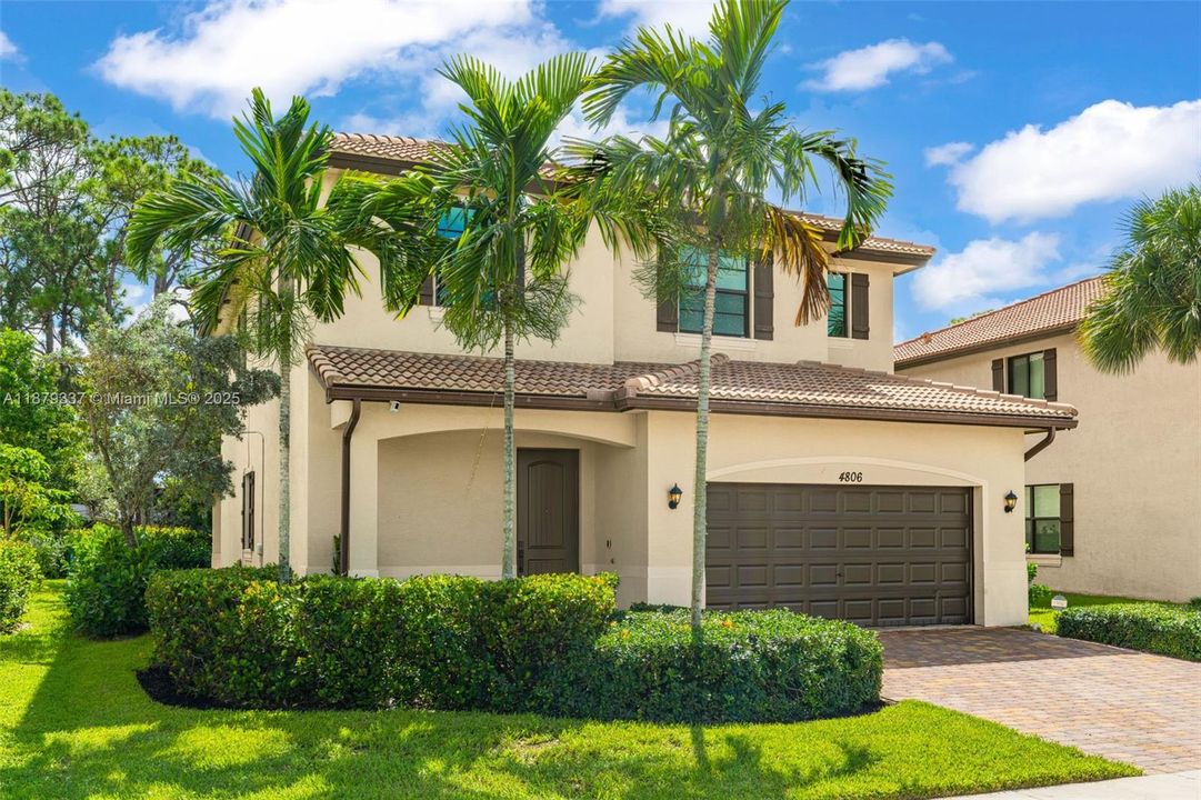 For Sale: $715,000 (5 beds, 3 baths, 2966 Square Feet)