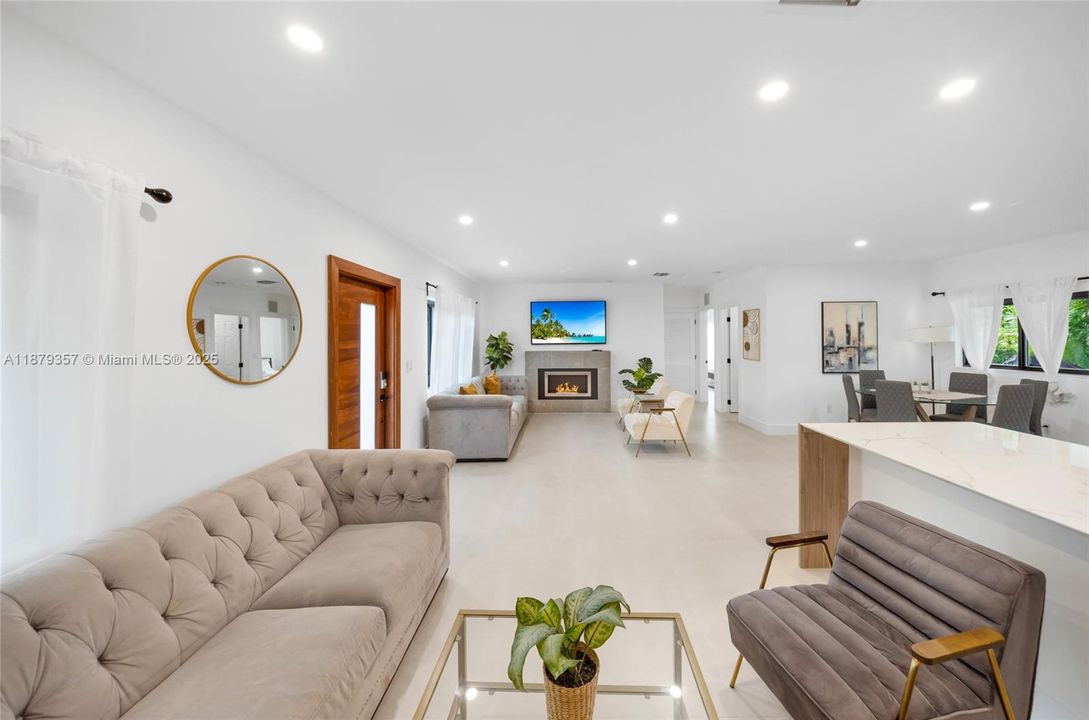 Active With Contract: $7,200 (4 beds, 2 baths, 1540 Square Feet)