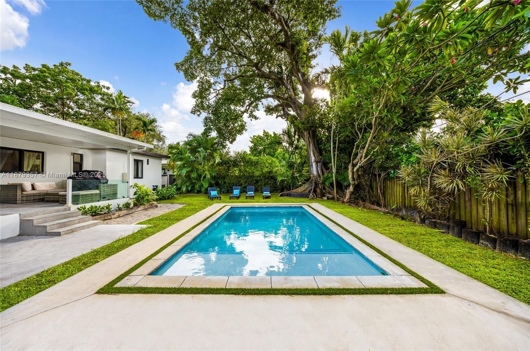 Active With Contract: $7,200 (4 beds, 2 baths, 1540 Square Feet)