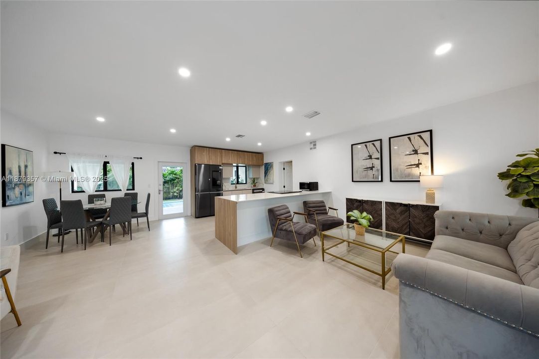 Active With Contract: $7,200 (4 beds, 2 baths, 1540 Square Feet)