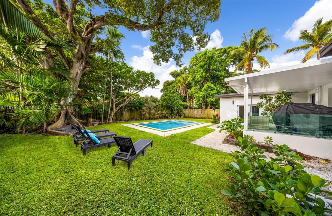 Active With Contract: $7,200 (4 beds, 2 baths, 1540 Square Feet)