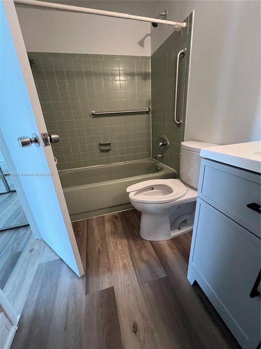 For Sale: $69,900 (1 beds, 1 baths, 735 Square Feet)