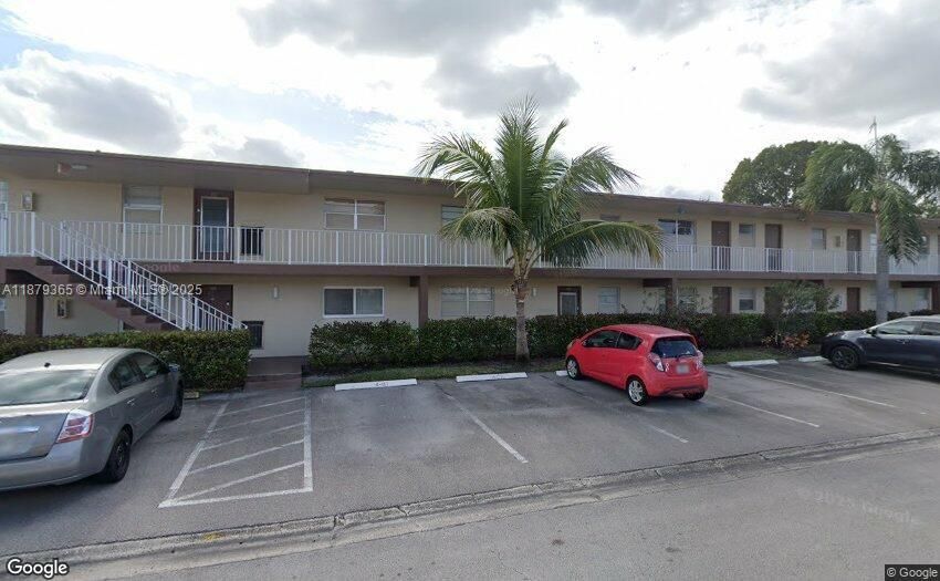 For Sale: $69,900 (1 beds, 1 baths, 735 Square Feet)