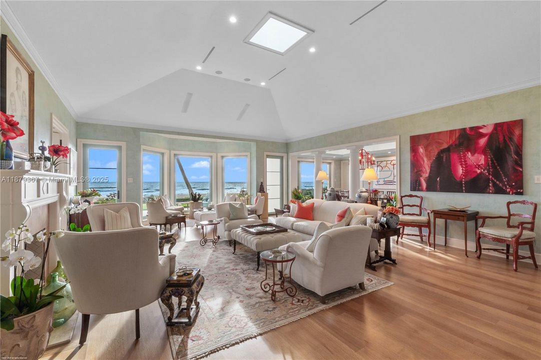 For Sale: $35,550,000 (5 beds, 6 baths, 8997 Square Feet)