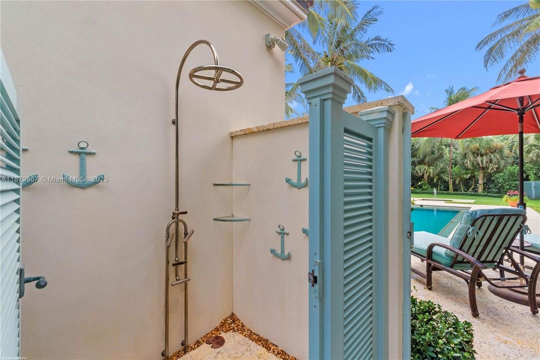 For Sale: $35,550,000 (5 beds, 6 baths, 8997 Square Feet)