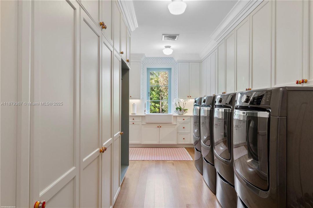 For Sale: $35,550,000 (5 beds, 6 baths, 8997 Square Feet)