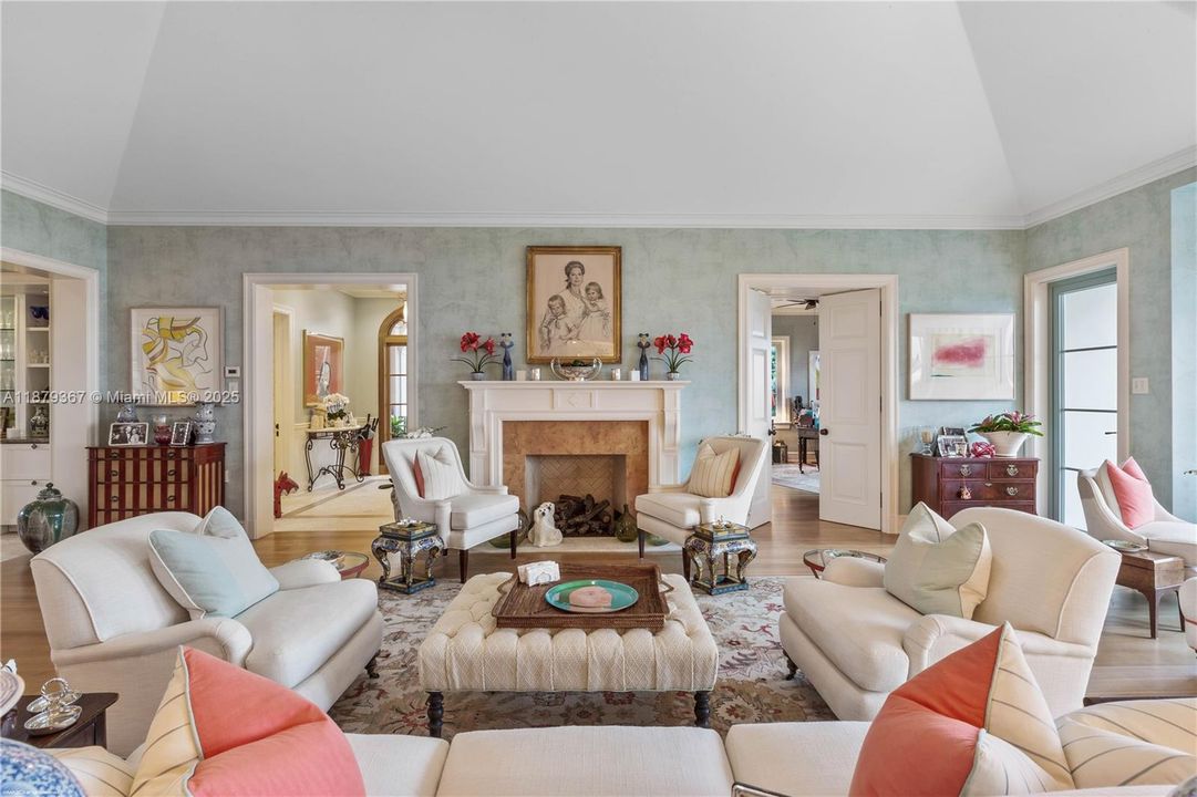 For Sale: $35,550,000 (5 beds, 6 baths, 8997 Square Feet)