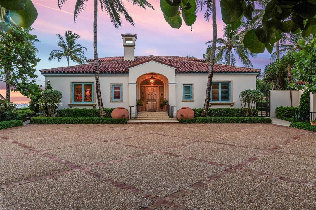 For Sale: $35,550,000 (5 beds, 6 baths, 8997 Square Feet)