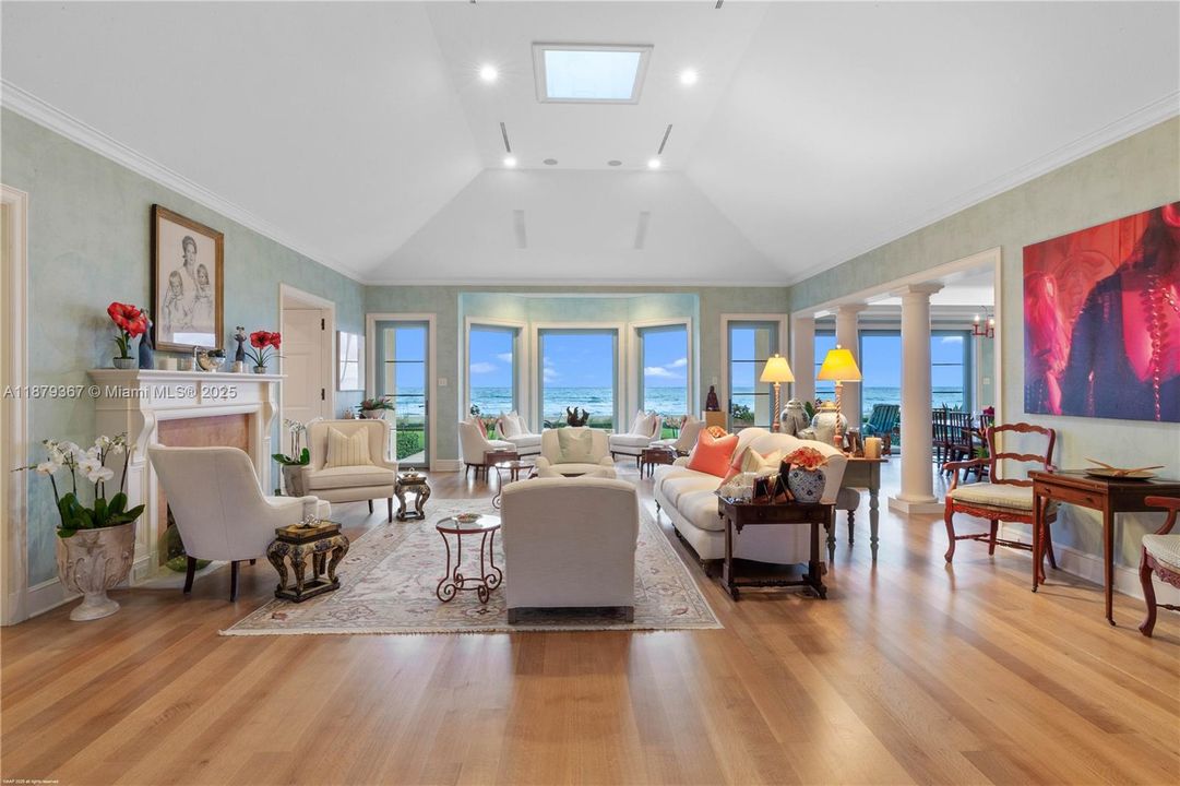 For Sale: $35,550,000 (5 beds, 6 baths, 8997 Square Feet)