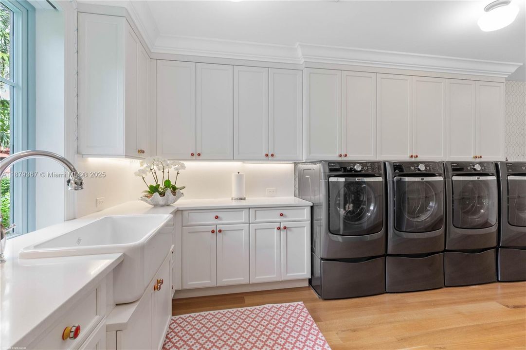 For Sale: $35,550,000 (5 beds, 6 baths, 8997 Square Feet)