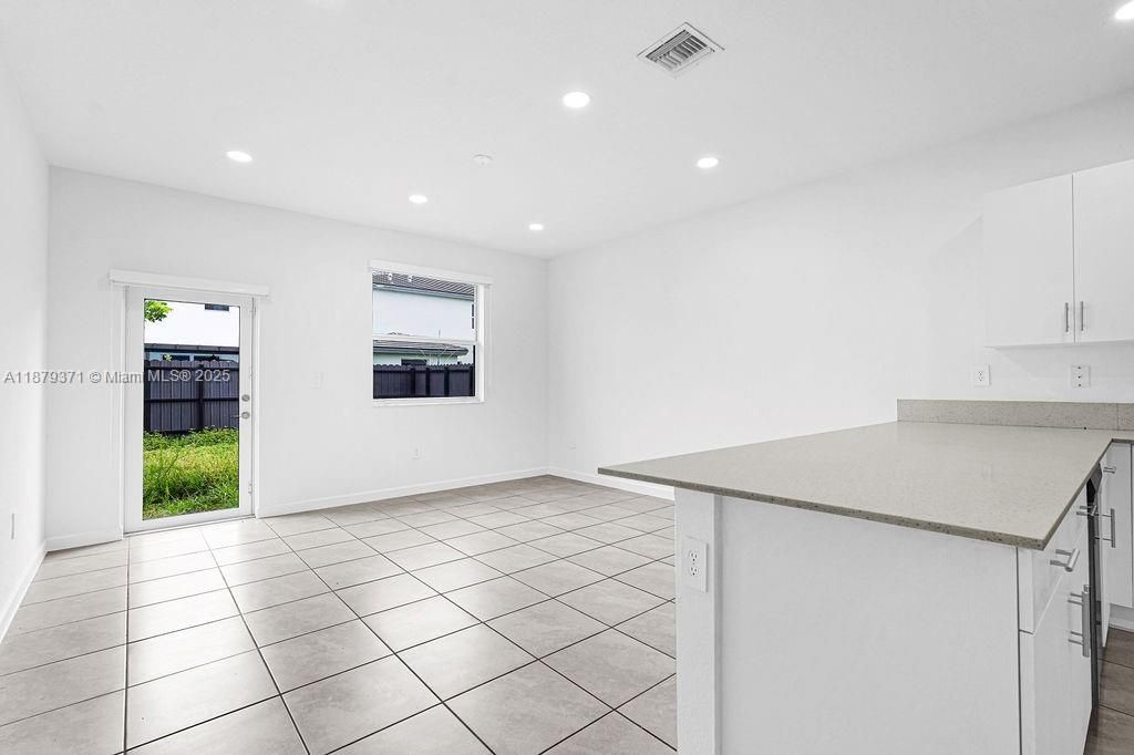 For Sale: $675,000 (4 beds, 3 baths, 1870 Square Feet)