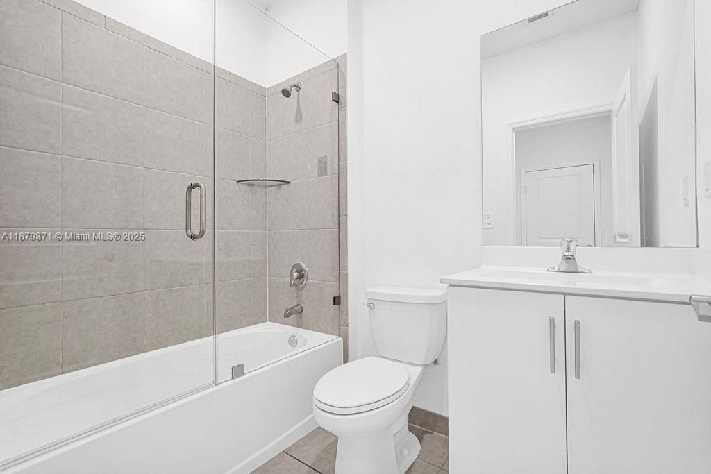 For Sale: $675,000 (4 beds, 3 baths, 1870 Square Feet)