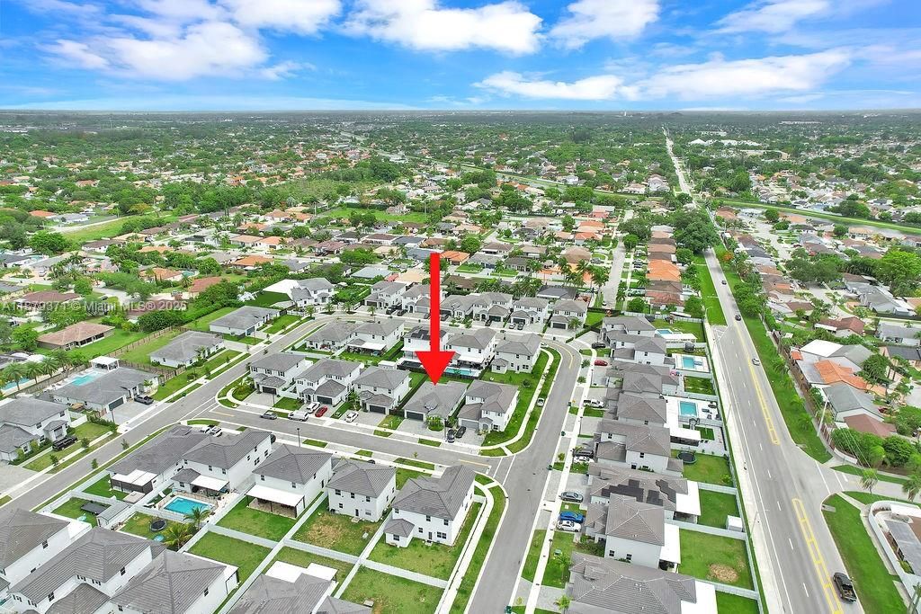 For Sale: $675,000 (4 beds, 3 baths, 1870 Square Feet)