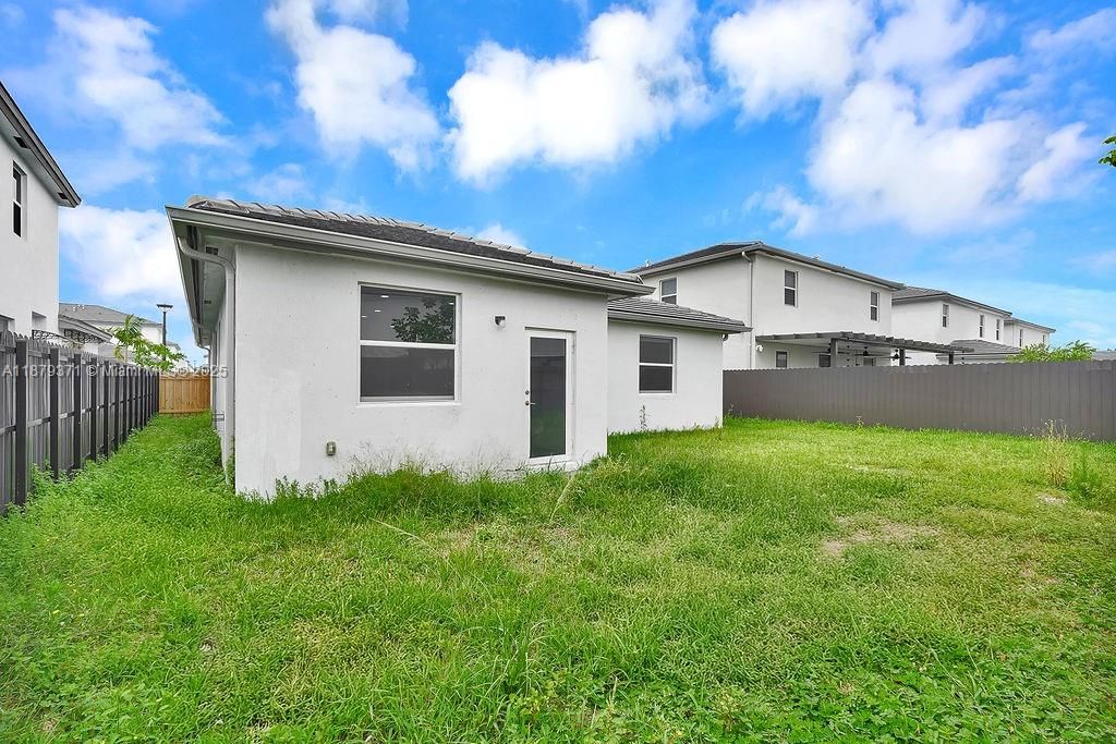 For Sale: $675,000 (4 beds, 3 baths, 1870 Square Feet)