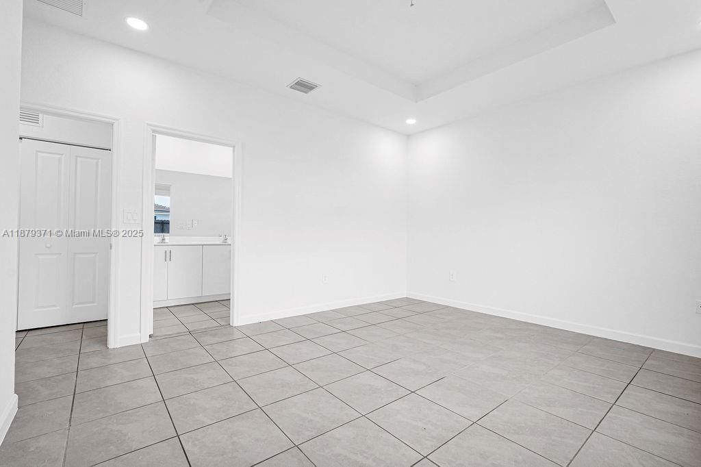 For Sale: $675,000 (4 beds, 3 baths, 1870 Square Feet)