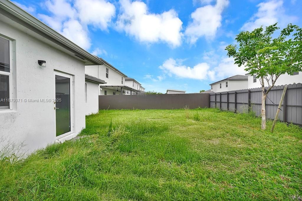 For Sale: $675,000 (4 beds, 3 baths, 1870 Square Feet)