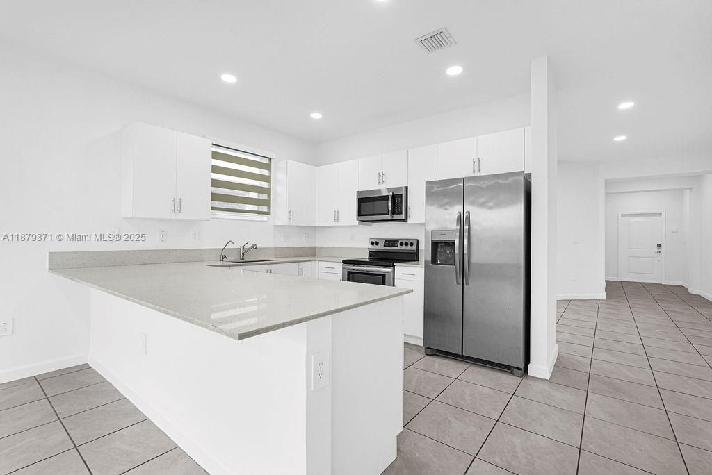 For Sale: $675,000 (4 beds, 3 baths, 1870 Square Feet)