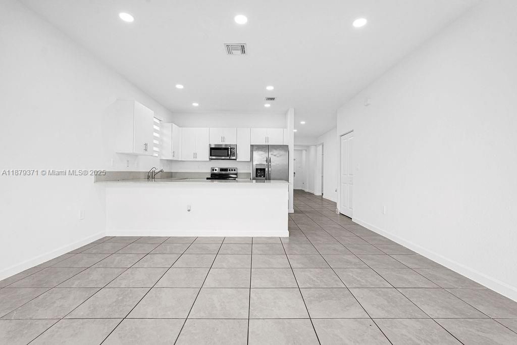 For Sale: $675,000 (4 beds, 3 baths, 1870 Square Feet)