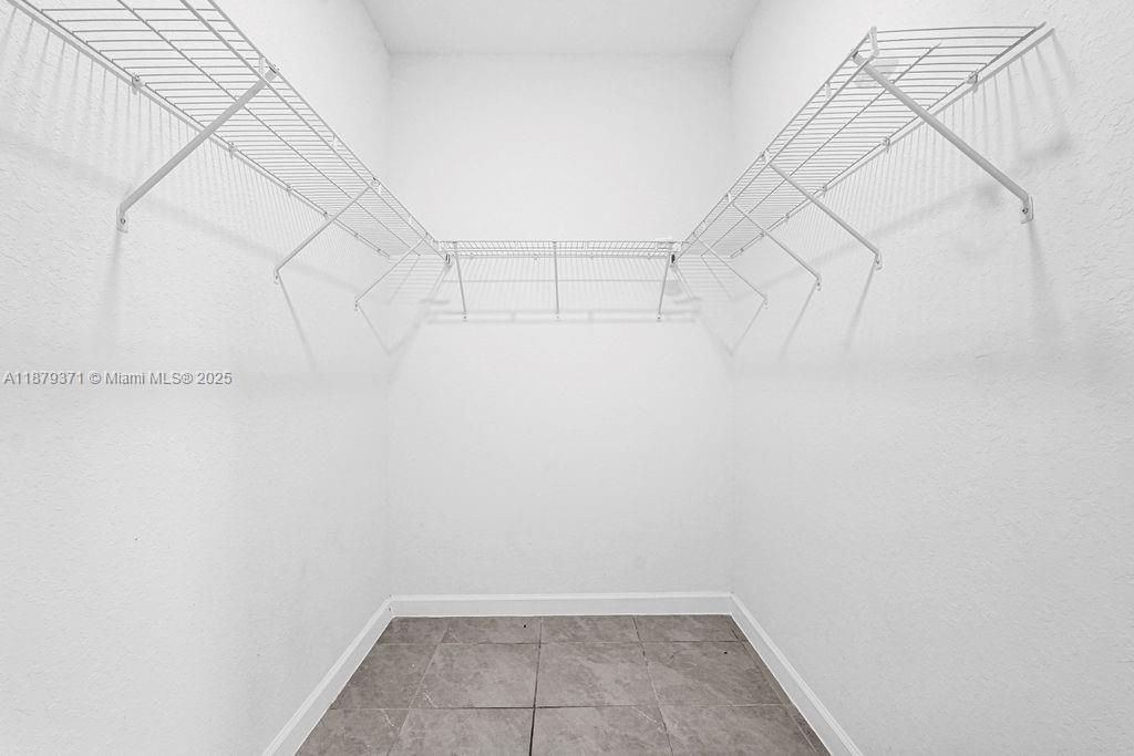 For Sale: $675,000 (4 beds, 3 baths, 1870 Square Feet)