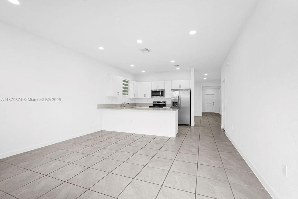 For Sale: $675,000 (4 beds, 3 baths, 1870 Square Feet)