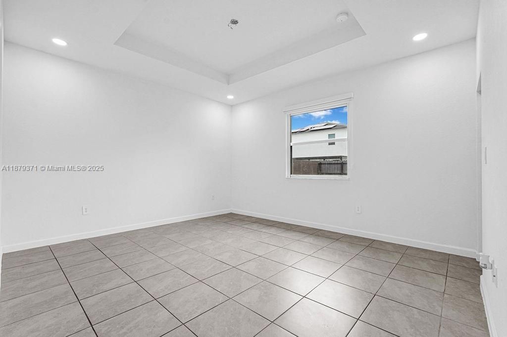 For Sale: $675,000 (4 beds, 3 baths, 1870 Square Feet)