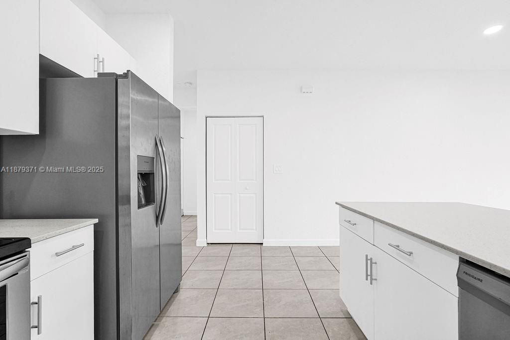 For Sale: $675,000 (4 beds, 3 baths, 1870 Square Feet)