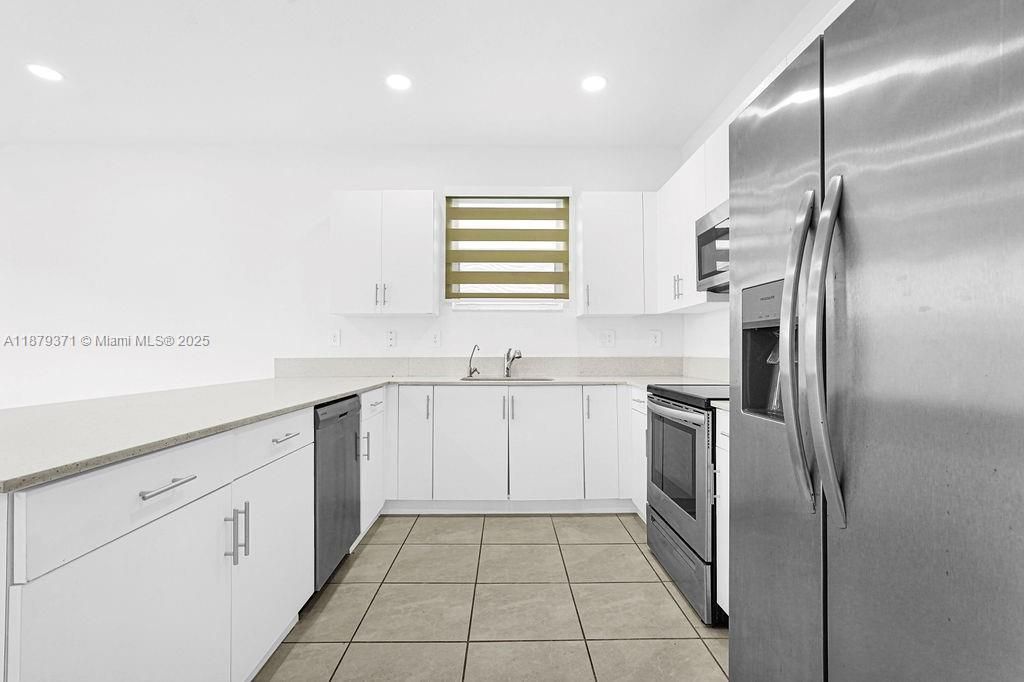 For Sale: $675,000 (4 beds, 3 baths, 1870 Square Feet)