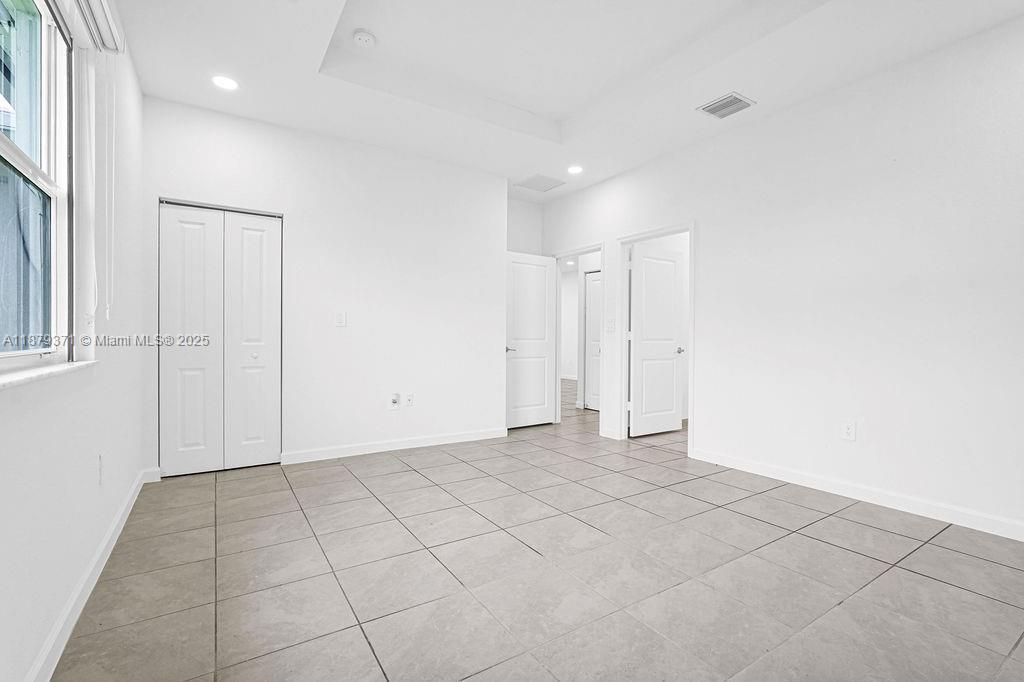 For Sale: $675,000 (4 beds, 3 baths, 1870 Square Feet)