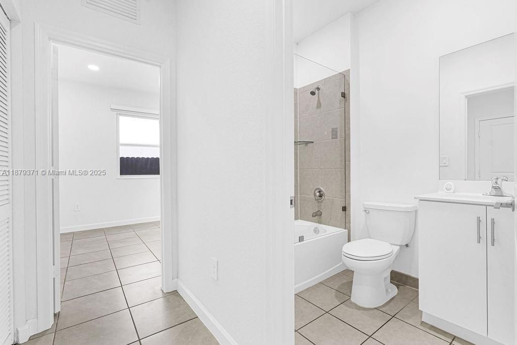 For Sale: $675,000 (4 beds, 3 baths, 1870 Square Feet)