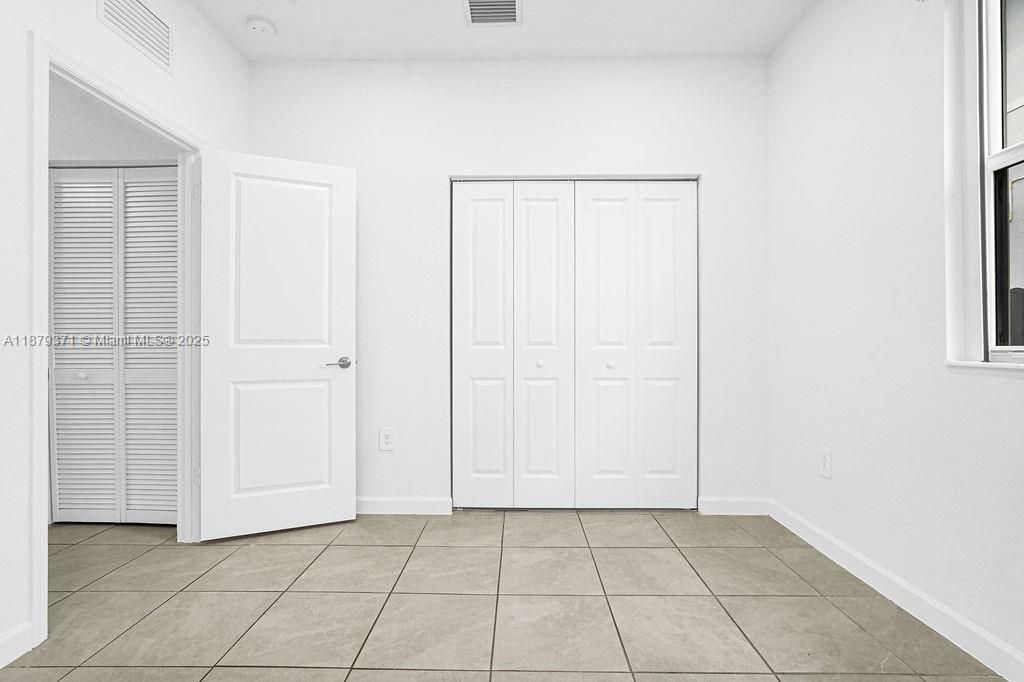 For Sale: $675,000 (4 beds, 3 baths, 1870 Square Feet)