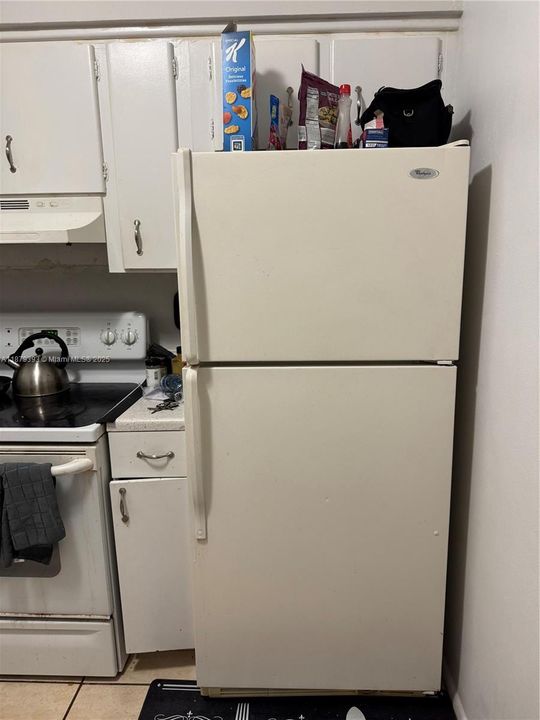 Под контрактом: $1,442 (1 спален, 1 ванн, 700 Квадратных фут)