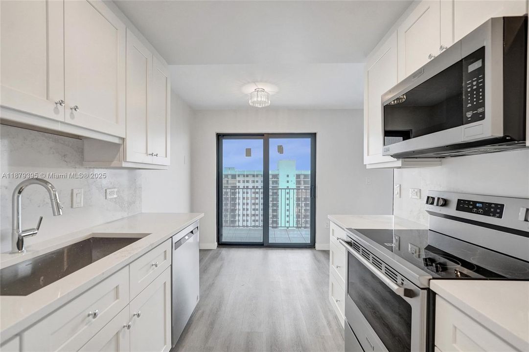 For Sale: $599,999 (1 beds, 1 baths, 1190 Square Feet)