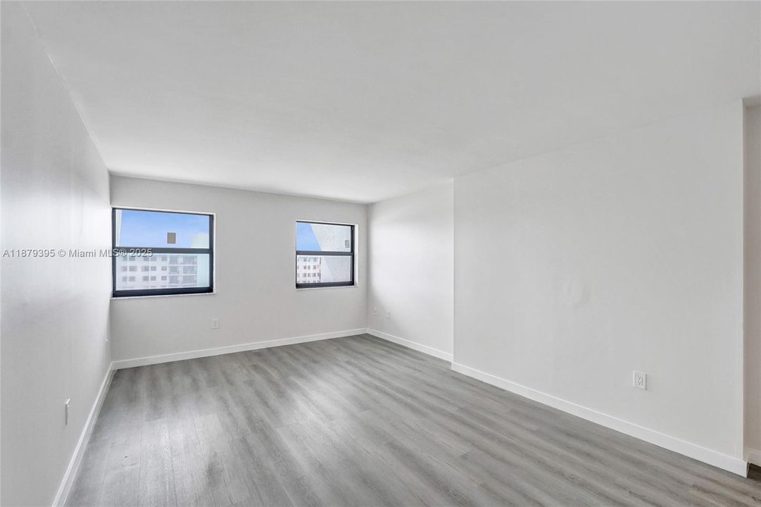 For Sale: $599,999 (1 beds, 1 baths, 1190 Square Feet)