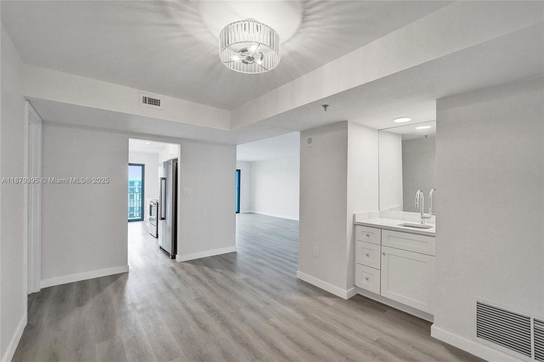 For Sale: $599,999 (1 beds, 1 baths, 1190 Square Feet)