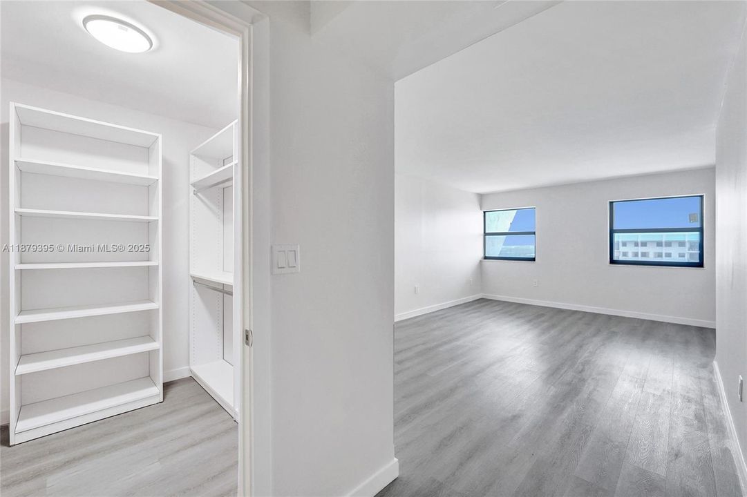 For Sale: $599,999 (1 beds, 1 baths, 1190 Square Feet)