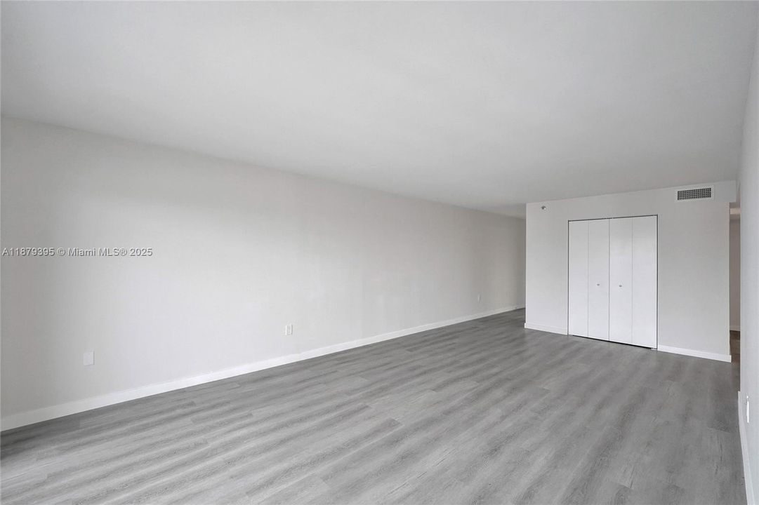 For Sale: $599,999 (1 beds, 1 baths, 1190 Square Feet)